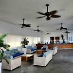 Beachfront Apartment In Bocagrande