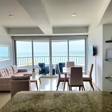 Beachfront In Bocagrande Apartamento *