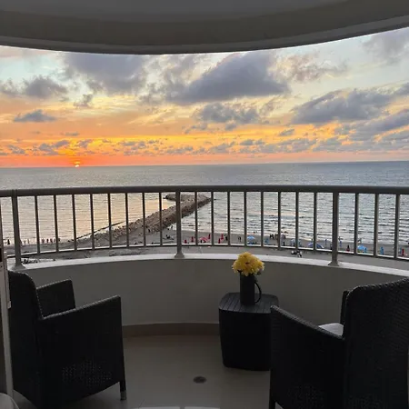 Beachfront In Bocagrande Apartamento *